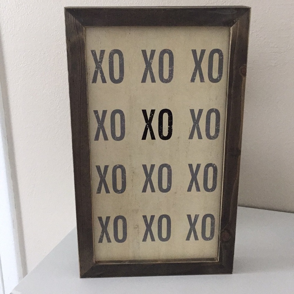 Wood XOXO Sign